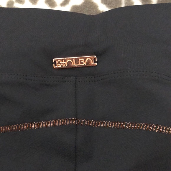 All Day Alba Emma Cropped Legging Resort Apparel in Midnight Black Size Small - Picture 8 of 17